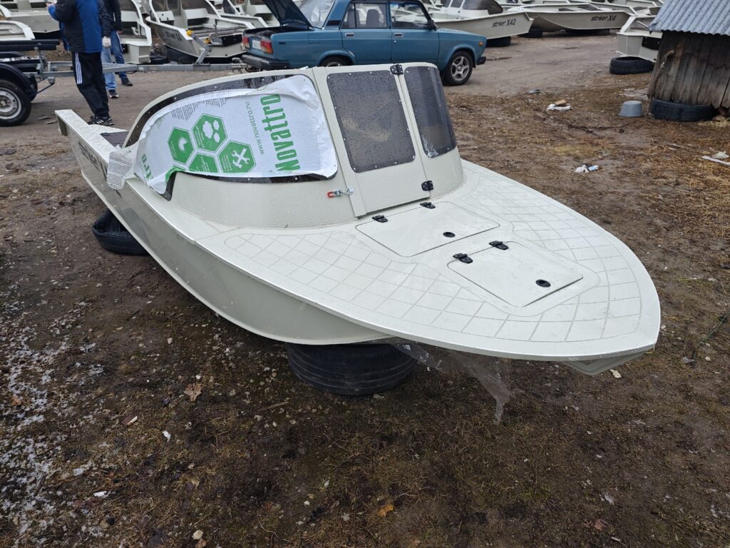 alt="Сварной шов корпуса Striker X4"